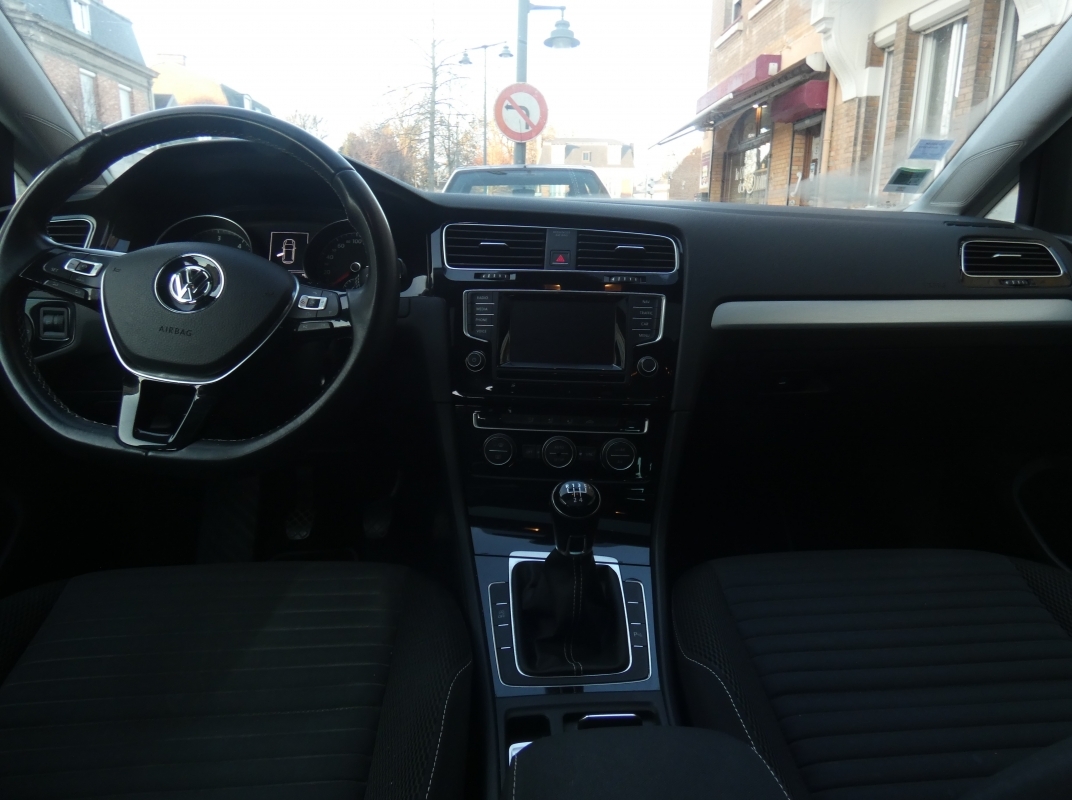 Volkswagen Golf — 7